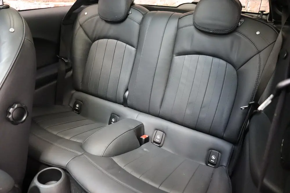 Mini Hatchback Cooper S Knightsbridge Edition Automaat 3 uit 2019, foto 14