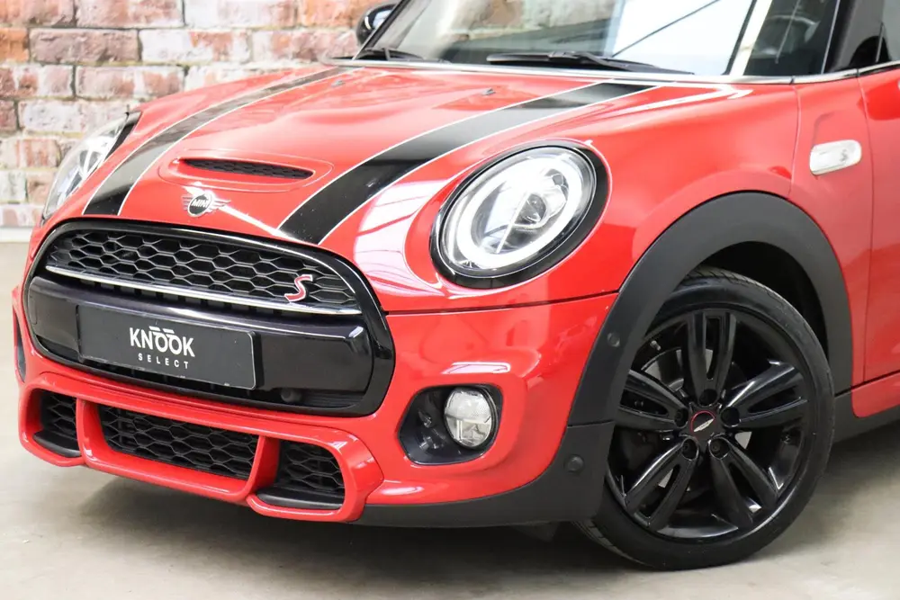 Mini Hatchback Cooper S Knightsbridge Edition Automaat 3 uit 2019, foto 2