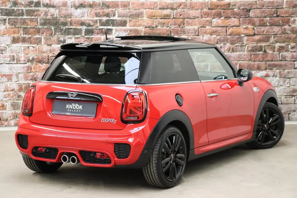 Mini Hatchback Cooper S Knightsbridge Edition Automaat 3 uit 2019, foto 4
