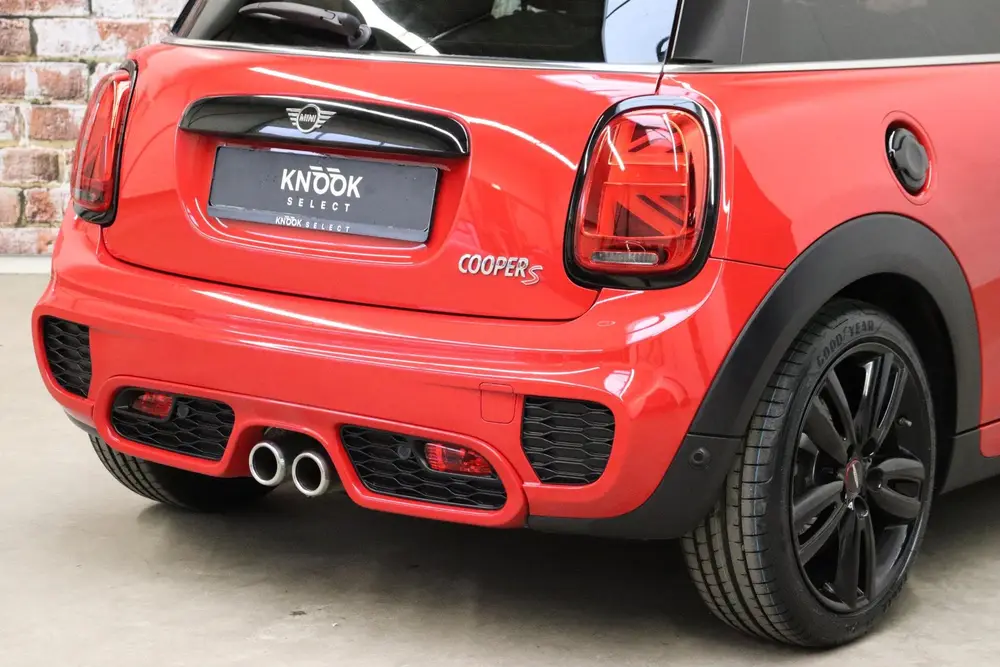 Mini Hatchback Cooper S Knightsbridge Edition Automaat 3 uit 2019, foto 5