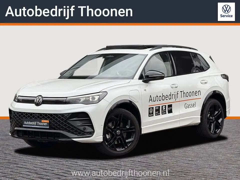 Volkswagen Tiguan 1.5 eHybrid R-Line Business Trekhaak | 360 uit 2024