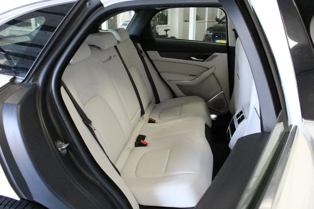 Jaguar F-Pace 2.0 P400e PHEV R-Dynamic S | TOP-STAAT! | PANO uit 2022, foto 18