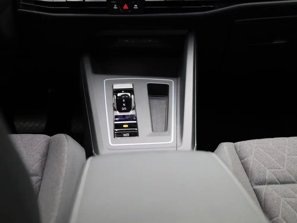 Volkswagen Golf 1.5 eHybrid Life Edition | Automaat | Naviga uit 2025, foto 10