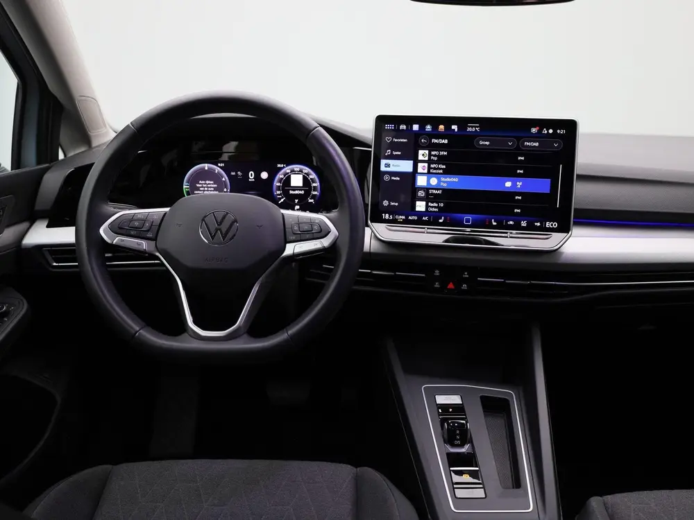 Volkswagen Golf 1.5 eHybrid Life Edition | Automaat | Naviga uit 2025, foto 7