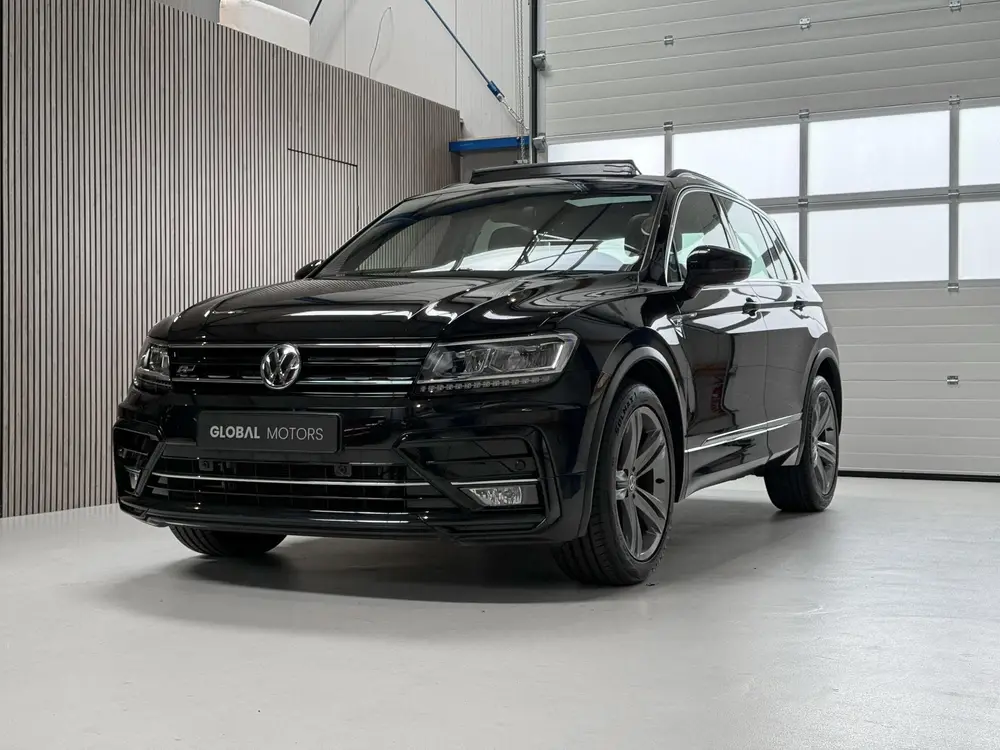 Volkswagen Tiguan 1.5 TSI ACT Highline R Line - PANORAMADAK uit 2019