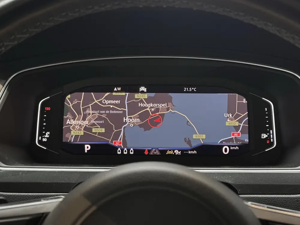 Volkswagen Tiguan 1.5 TSI ACT Highline R Line - PANORAMADAK uit 2019, foto 10