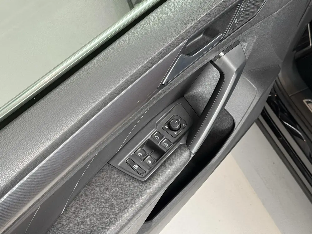 Volkswagen Tiguan 1.5 TSI ACT Highline R Line - PANORAMADAK uit 2019, foto 15
