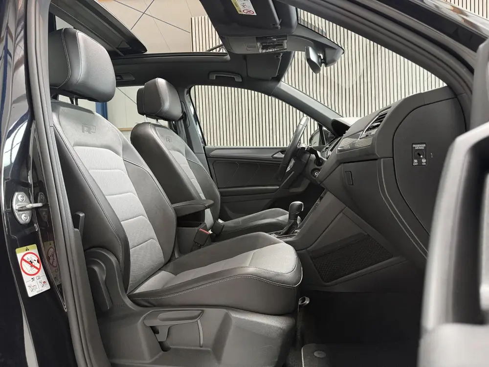 Volkswagen Tiguan 1.5 TSI ACT Highline R Line - PANORAMADAK uit 2019, foto 16