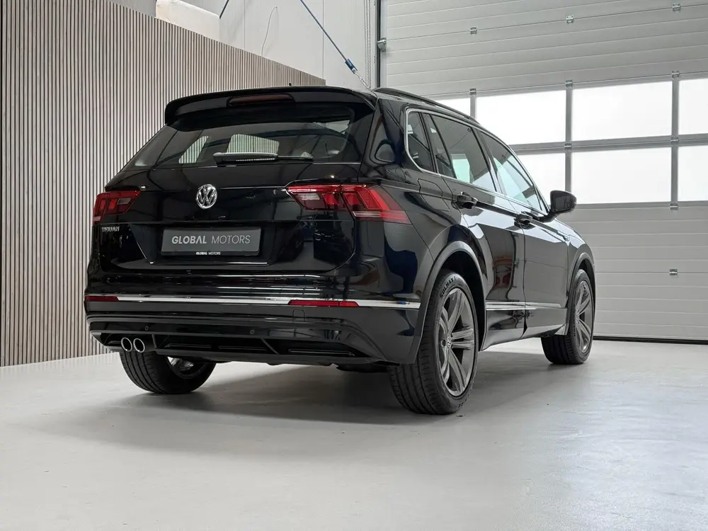 Volkswagen Tiguan 1.5 TSI ACT Highline R Line - PANORAMADAK uit 2019, foto 2
