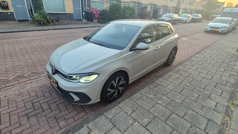 Volkswagen Polo 1.0 MPI 80pk 2023 Grijs uit 2023