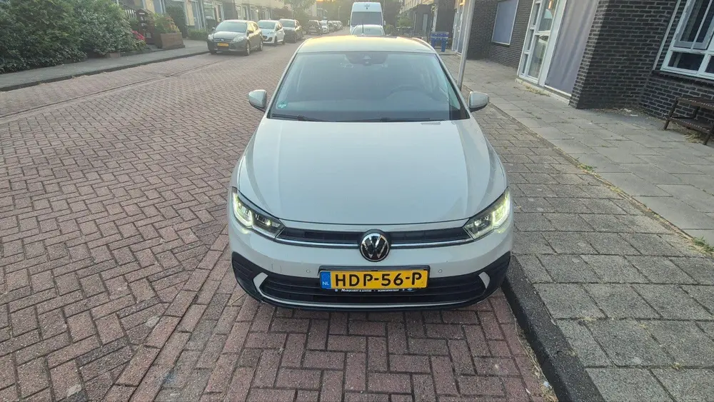 Volkswagen Polo 1.0 MPI 80pk 2023 Grijs uit 2023, foto 2