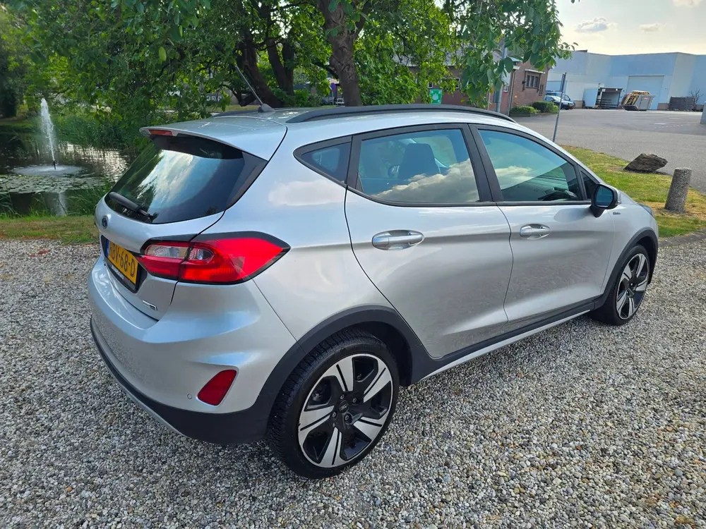 Ford Fiesta 1.0 EcoBoost Hybrid Titanium Vignale Autom uit 2022, foto 3