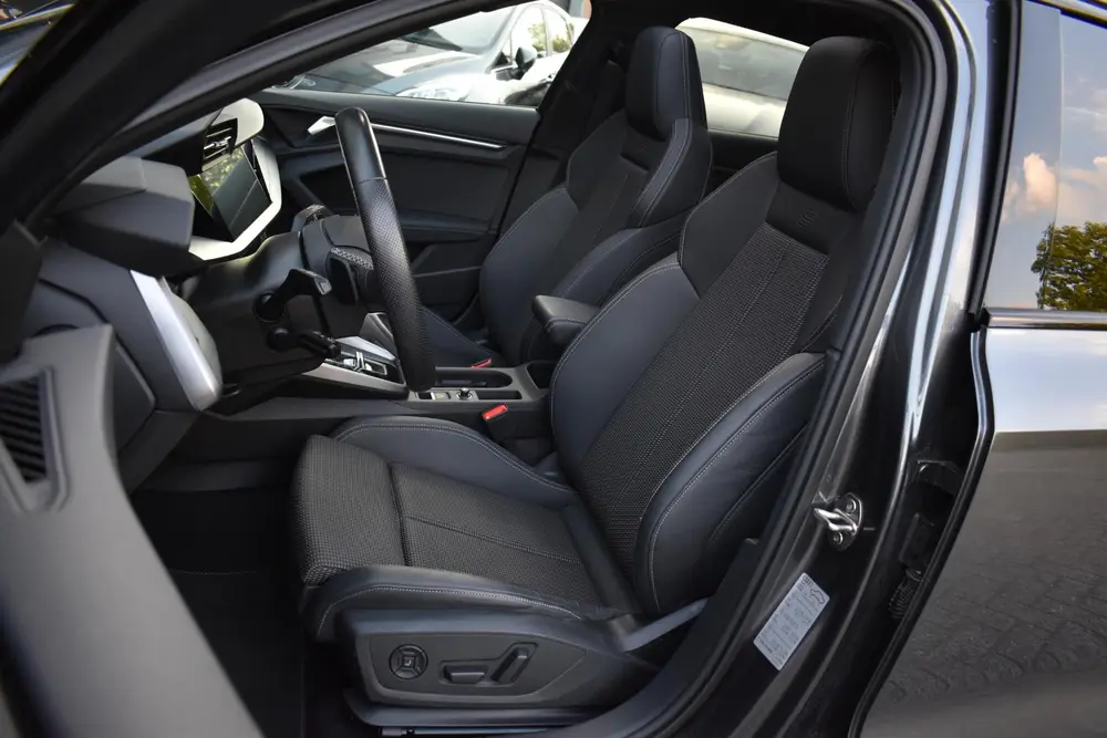 Audi A3 2.0 TFSI S3 quattro Pano Massage Keyless L uit 2023, foto 11