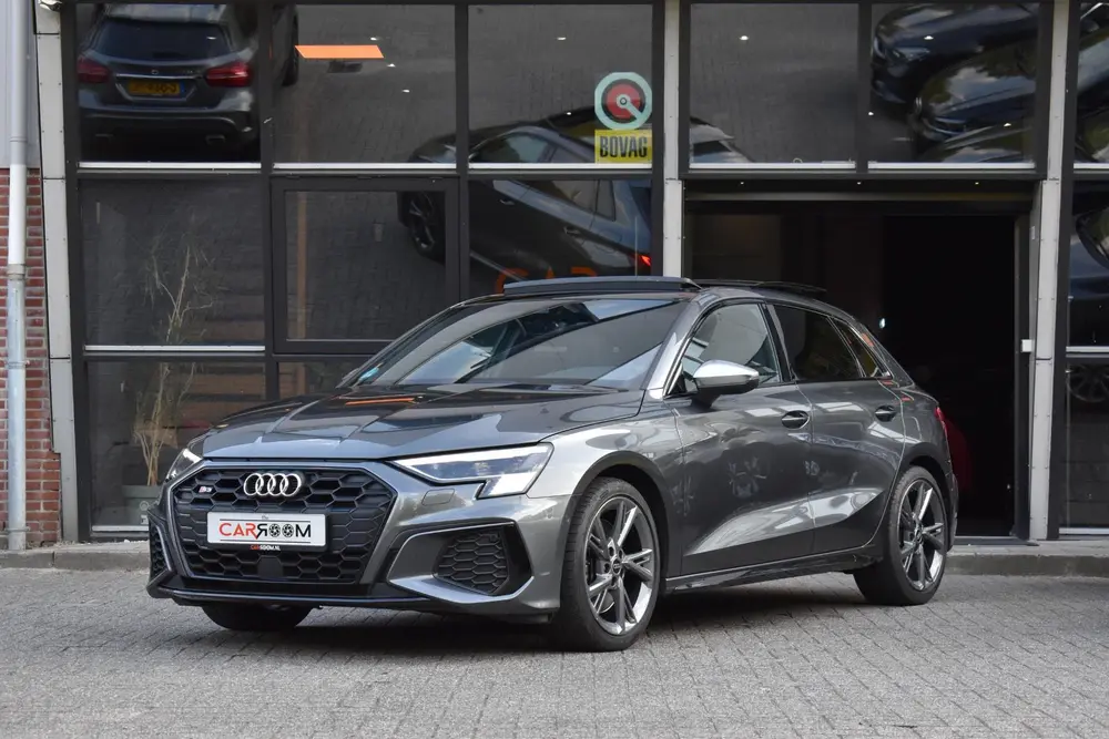 Audi A3 2.0 TFSI S3 quattro Pano Massage Keyless L uit 2023, foto 3