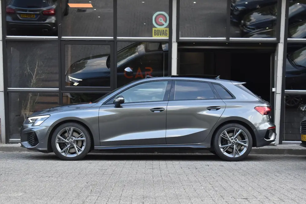 Audi A3 2.0 TFSI S3 quattro Pano Massage Keyless L uit 2023, foto 4
