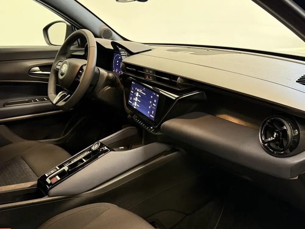 Alfa Romeo Junior Elettrica Automaat 156PK Adaptieve Cruise uit 2025, foto 19