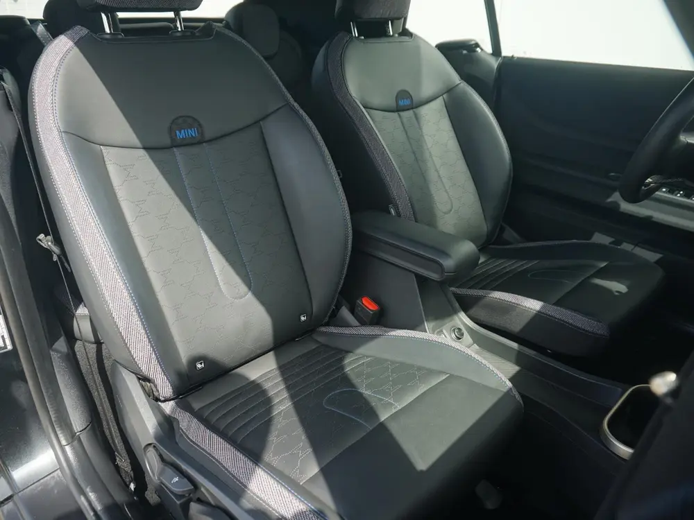 Mini Cabrio Cooper C uit 2025, foto 12