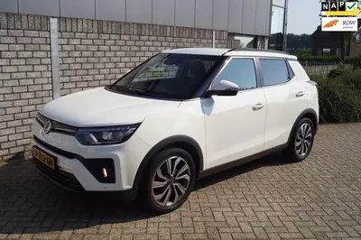 SsangYong Tivoli 1.5 T-GDI 2WD Quartz 163PK Navi Camera Half uit 2020