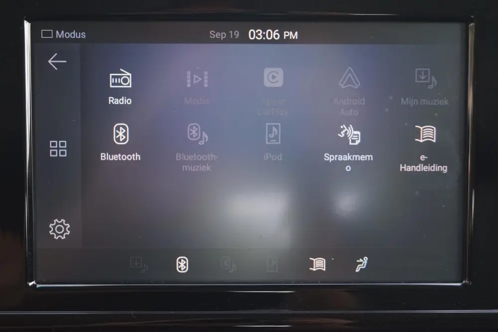 SsangYong Tivoli 1.5 T-GDI 2WD Quartz 163PK Navi Camera Half uit 2020, foto 16