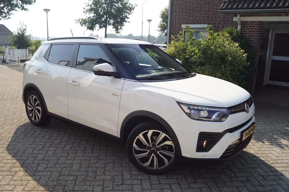 SsangYong Tivoli 1.5 T-GDI 2WD Quartz 163PK Navi Camera Half uit 2020, foto 8