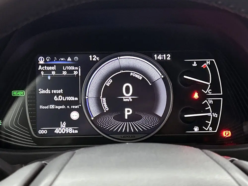 Lexus UX 250h Urban Line uit 2024, foto 5