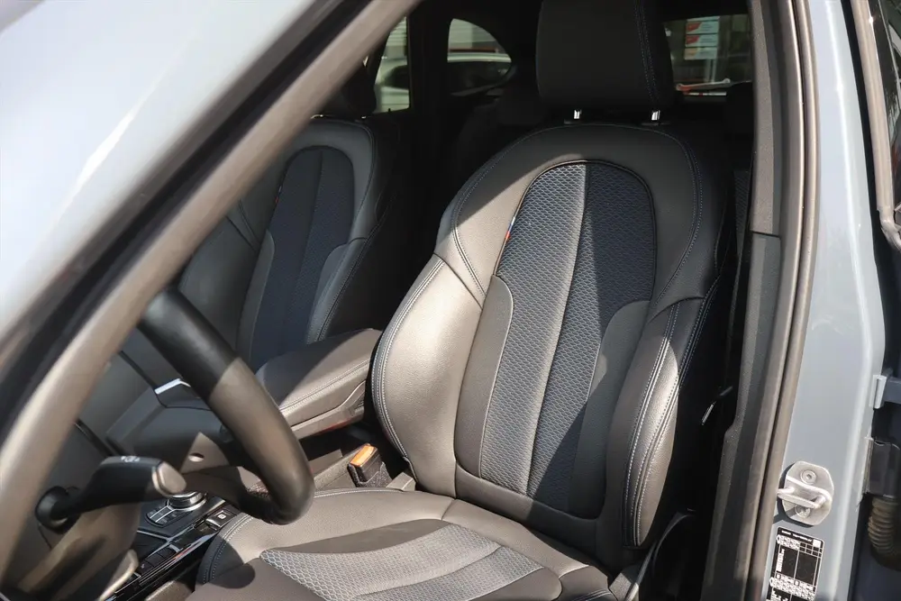 BMW X1 sDrive18i M-Sport uit 2022, foto 11