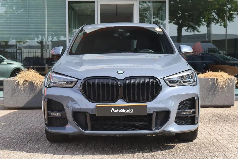 BMW X1 sDrive18i M-Sport uit 2022, foto 7