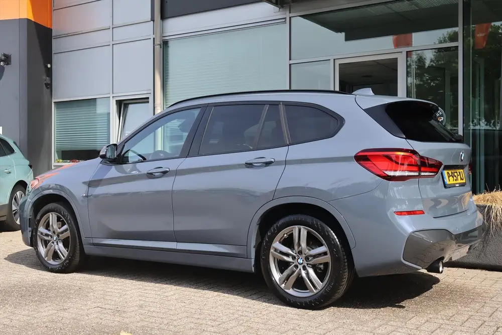 BMW X1 sDrive18i M-Sport uit 2022, foto 8