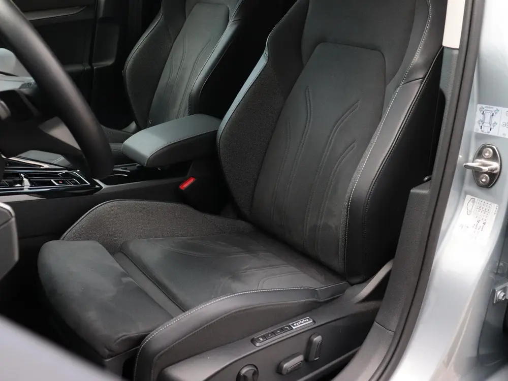 Volkswagen Golf 1.5 eHybrid Style Edition | Adaptive Cruise uit 2025, foto 8