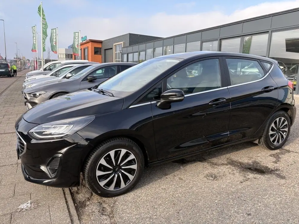 Ford Fiesta 1.0 EcoBoost Hybrid Titanium (bj 2023) uit 2023, foto 2