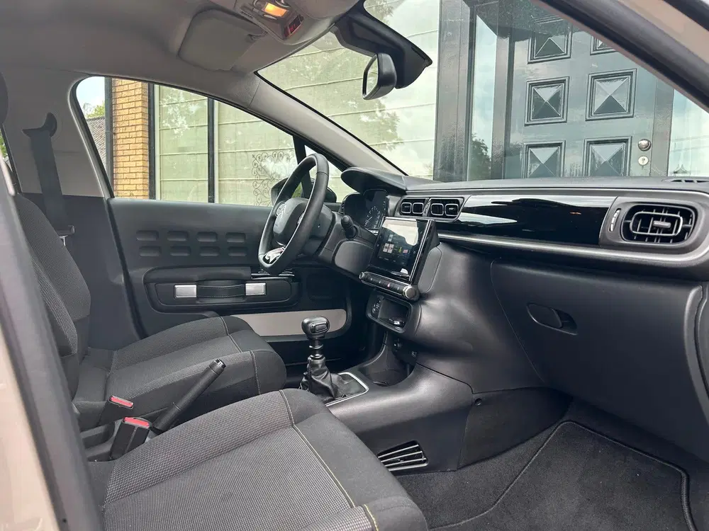 Citroën C3 1.2 Puretech 110pk S&S 2024 Grijs uit 2024, foto 14