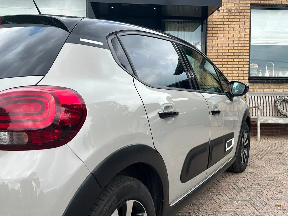 Citroën C3 1.2 Puretech 110pk S&S 2024 Grijs uit 2024, foto 4