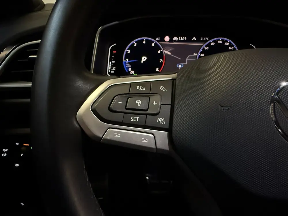 Volkswagen T-Roc 1.5 TSI R-Line Business|PANO|LANEASSIST|MEM uit 2025, foto 13