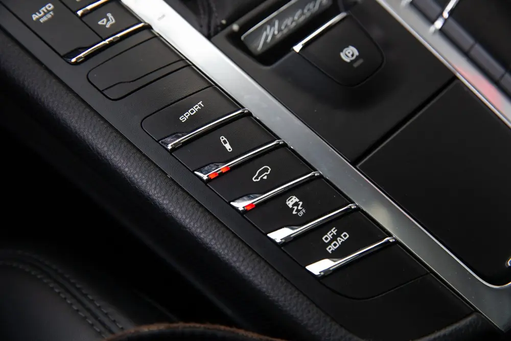 Porsche Macan 2.0 , Panoramadak, Memory, NAP, Luchtvering, L uit 2019, foto 20