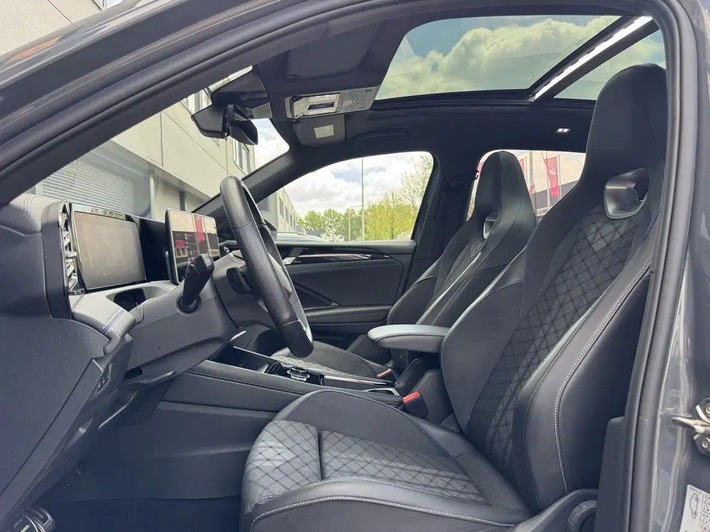 Volkswagen Tiguan 1.5 eHybrid 272PK R-Line Edition Navi.Pano uit 2025, foto 14