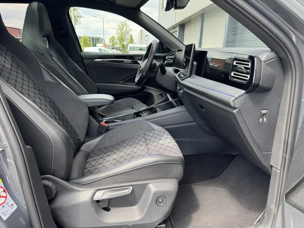 Volkswagen Tiguan 1.5 eHybrid 272PK R-Line Edition Navi.Pano uit 2025, foto 18