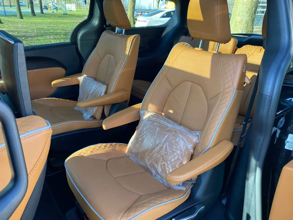 Chrysler Pacifica 3.6 V6 Pinnacle Plug-in Hybrid (bj 2025) uit 2025, foto 15