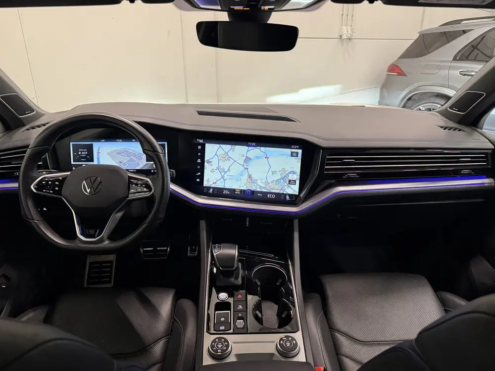 Volkswagen Touareg R 3.0 TSi 4MOTION eHybrid 462PK PANO/PUGL uit 2021, foto 15