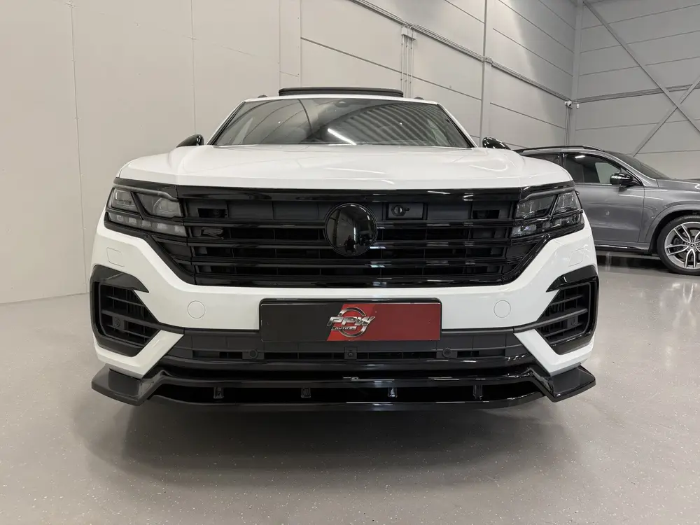 Volkswagen Touareg R 3.0 TSi 4MOTION eHybrid 462PK PANO/PUGL uit 2021, foto 4