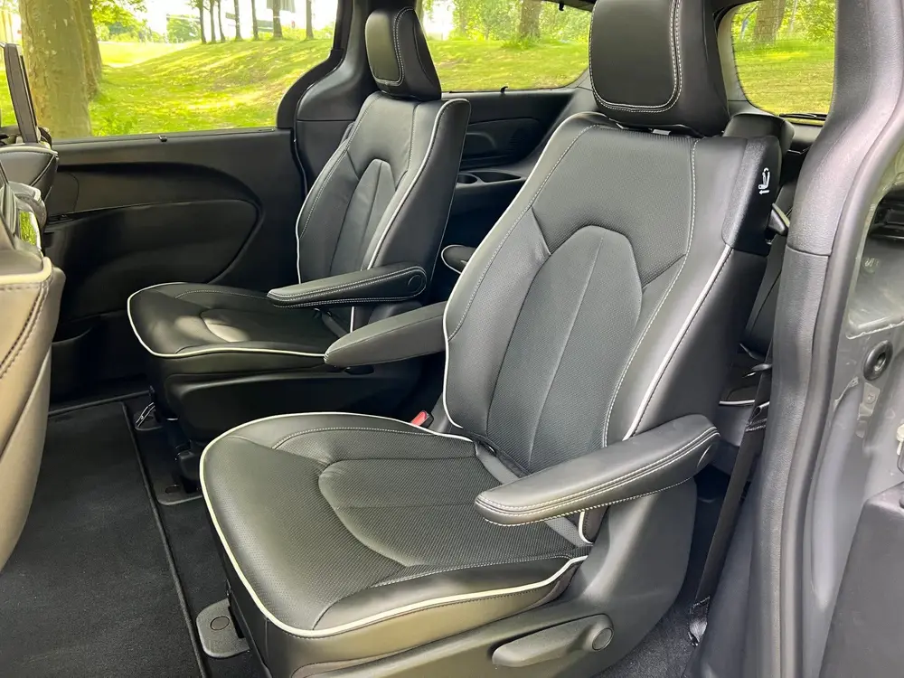 Chrysler Pacifica 3.6 V6 Limited S Hybride (bj 2025) uit 2025, foto 12