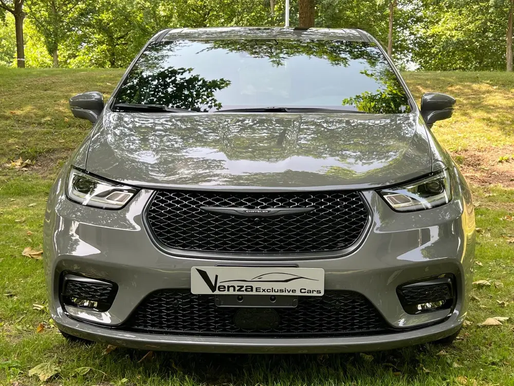 Chrysler Pacifica 3.6 V6 Limited S Hybride (bj 2025) uit 2025, foto 2