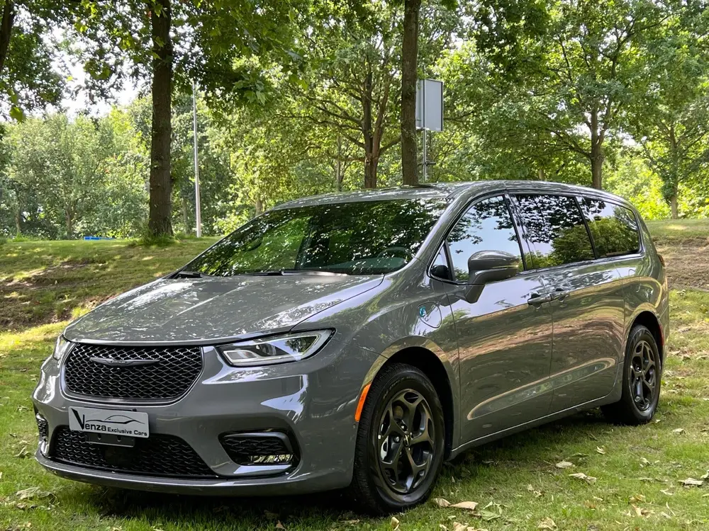 Chrysler Pacifica 3.6 V6 Limited S Hybride (bj 2025) uit 2025, foto 3