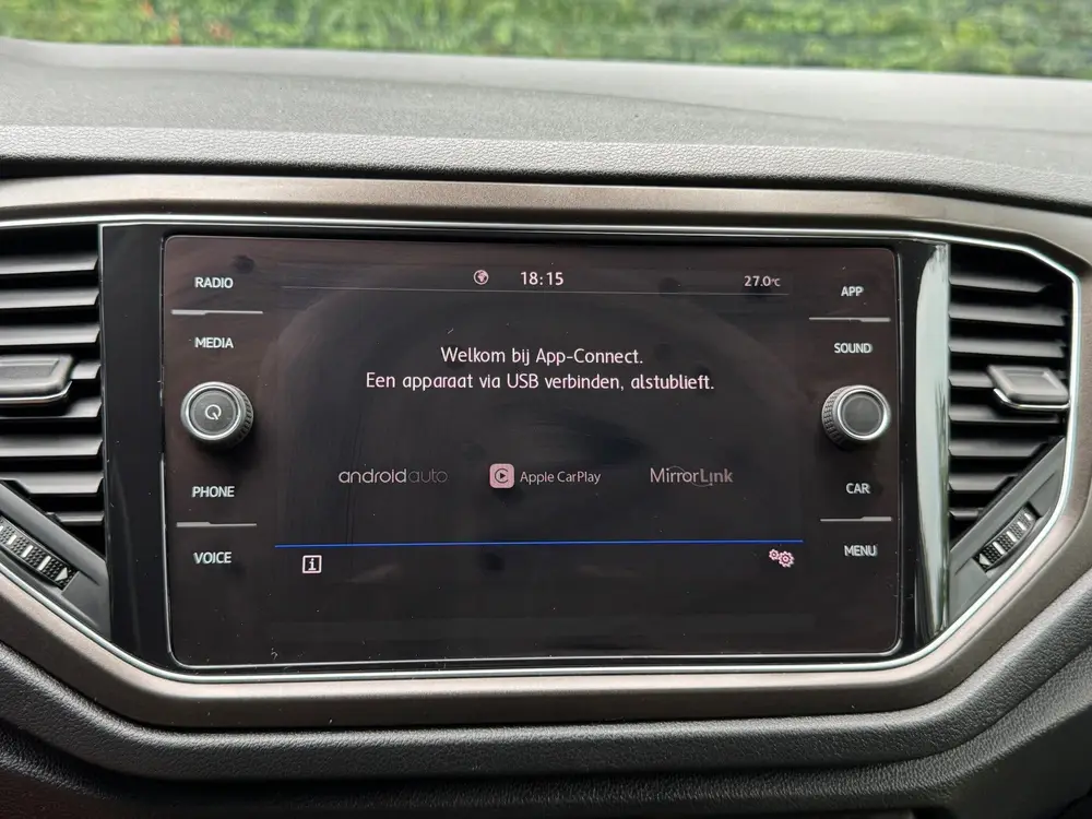 Volkswagen T-Roc 1.0 TSI 116PK 1E eig Sport DealerOH LED CAR uit 2019, foto 18
