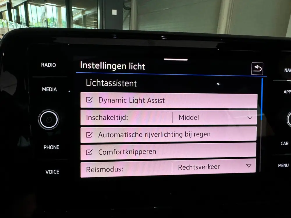 Volkswagen T-Roc 1.5 TSI Life Business Pano|Dodehoek|ACC|Mem uit 2024, foto 19
