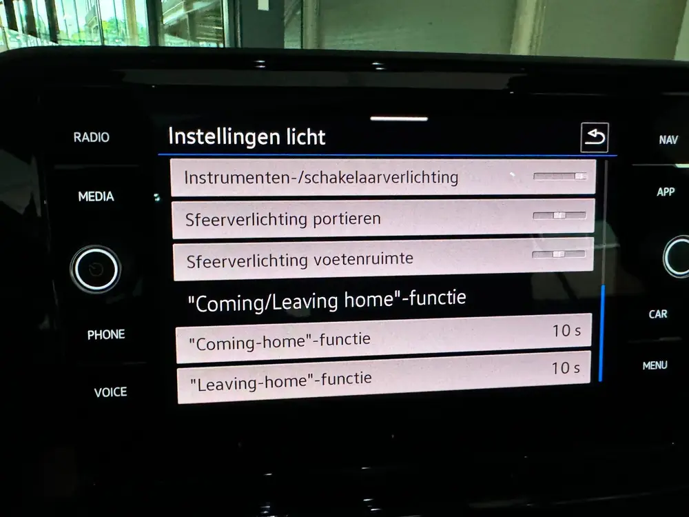 Volkswagen T-Roc 1.5 TSI Life Business Pano|Dodehoek|ACC|Mem uit 2024, foto 20
