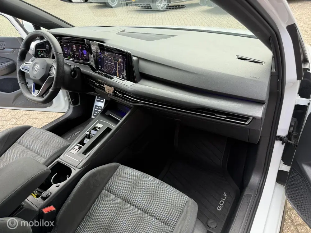 Volkswagen GOLF 8 1.4 eHybrid GTE 245 PK SOH 93,6% Navi Pano uit 2021, foto 11