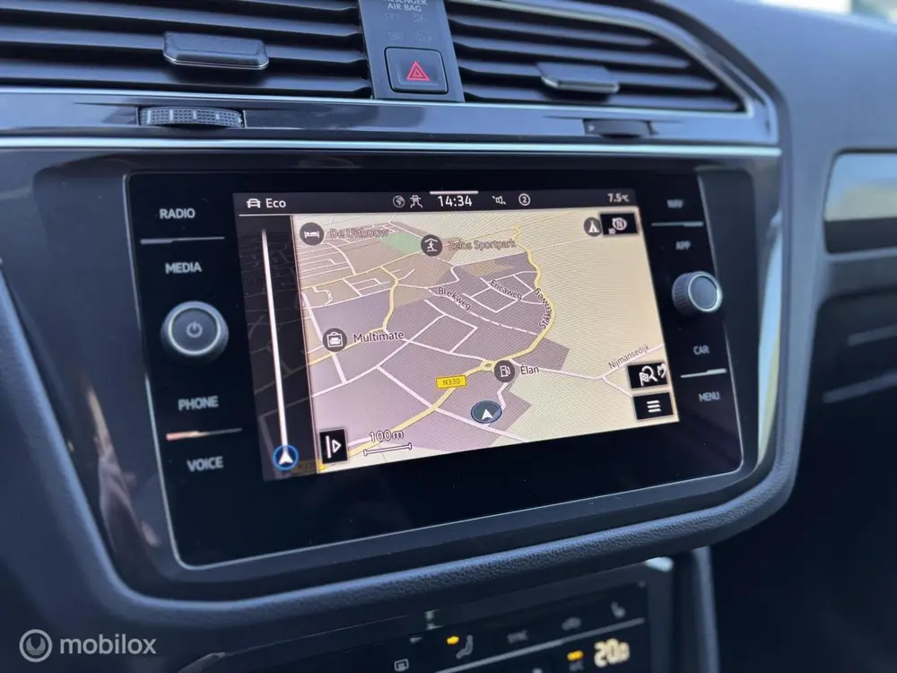 Volkswagen Tiguan 1.5 TSI LED Trekhaak Camera ACC RIJKLAAR uit 2020, foto 13