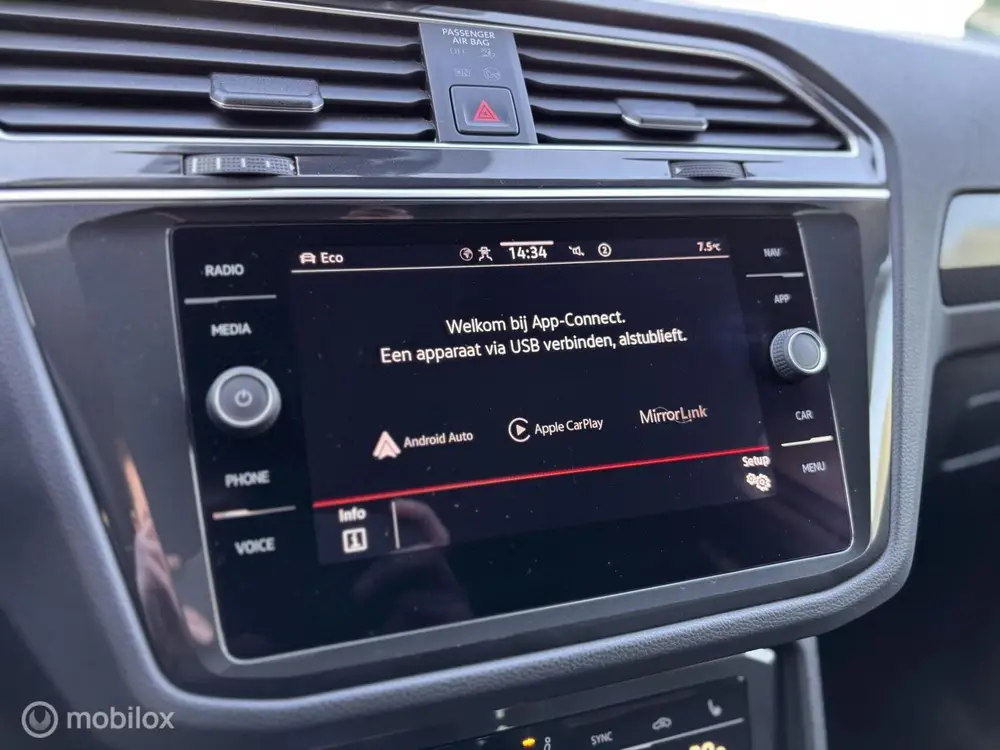 Volkswagen Tiguan 1.5 TSI LED Trekhaak Camera ACC RIJKLAAR uit 2020, foto 14