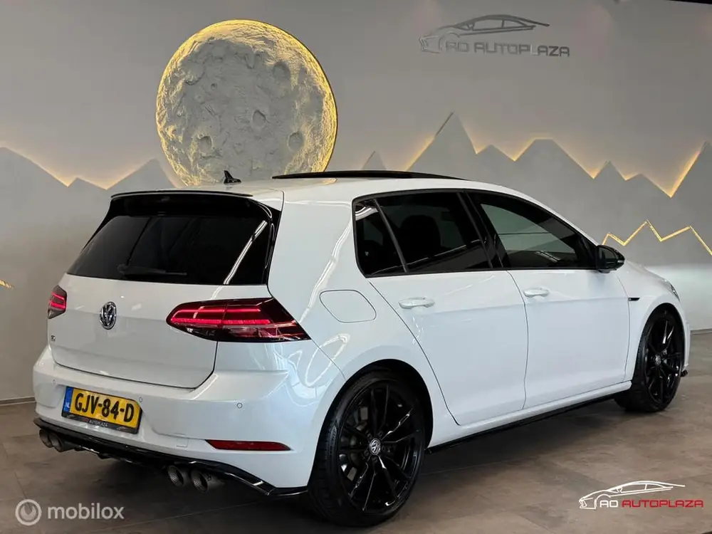 Volkswagen Golf 2.0 TSI 4Motion R Panorama/Akrapovic/Keyless uit 2019, foto 2
