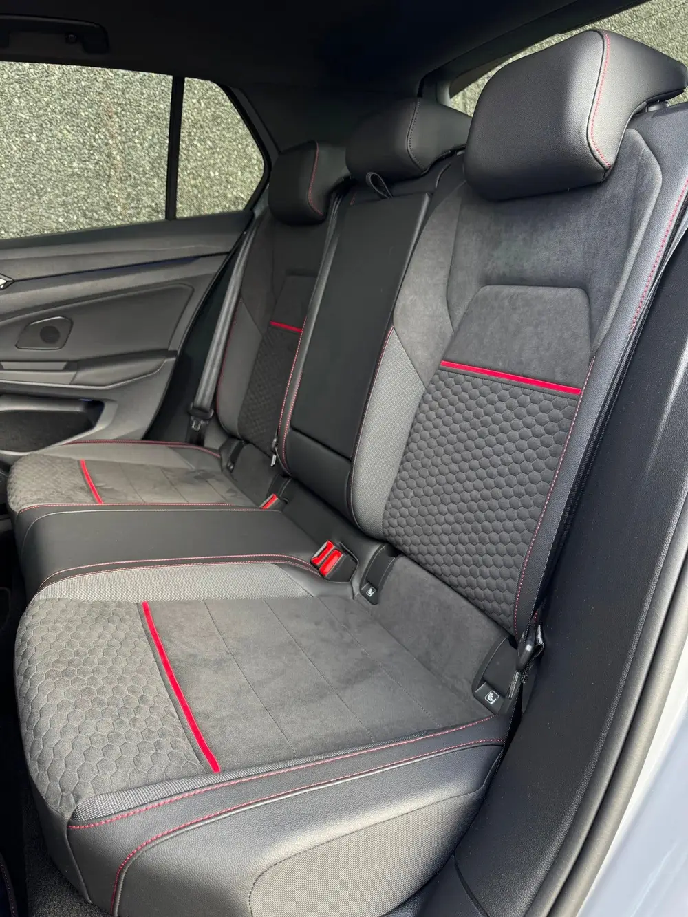 Volkswagen Golf 2.0 TSI GTI Clubsport 45 Jahre Pano Akra Nü uit 2022, foto 12